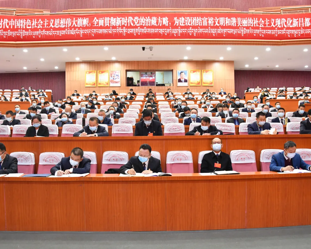 齐应海在总结讲话中指出,市委人大工作会议对新时代